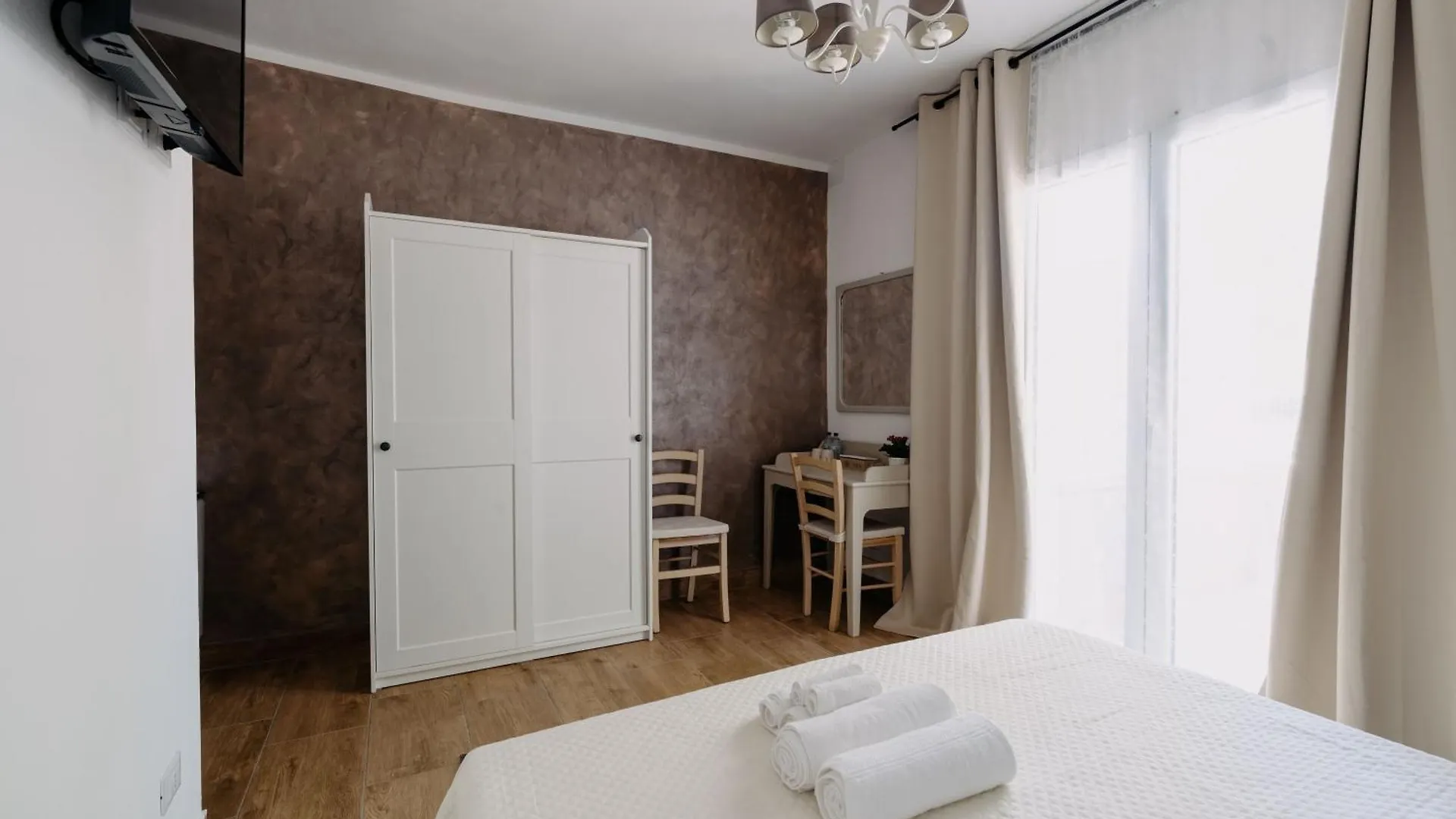Franciacorta Rooms Corte Franca 0*,  Włochy