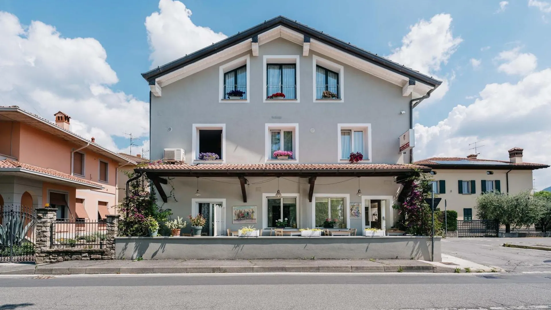 Franciacorta Rooms Corte Franca 0*,